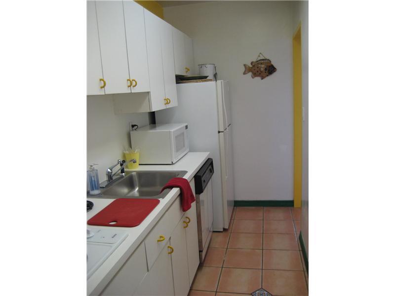 THE DECOPLAGE CONDO - Residential Lease