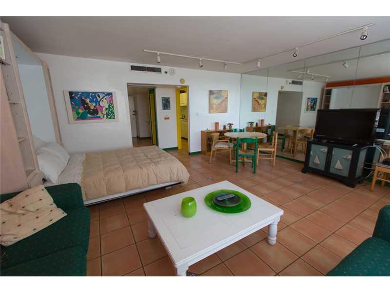 THE DECOPLAGE CONDO - Residential Lease