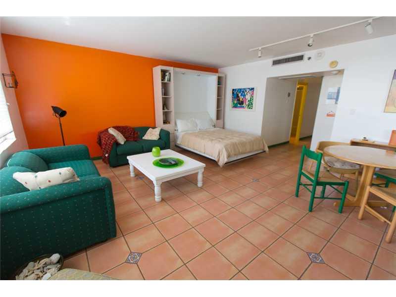 THE DECOPLAGE CONDO - Residential Lease