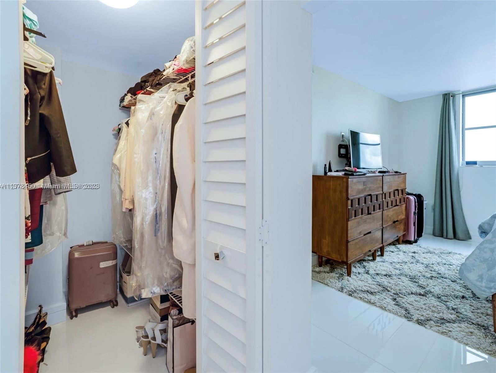 MANATEE CONDO - Residential Lease