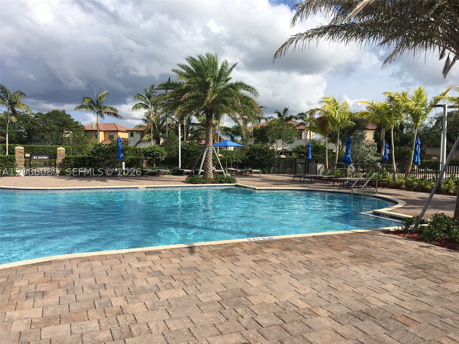 BAYWINDS OF DOMINICA AND - Residential