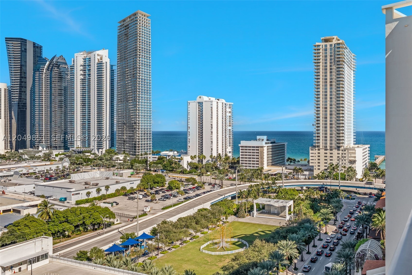 PARQUE TOWERS CONDO - Residential