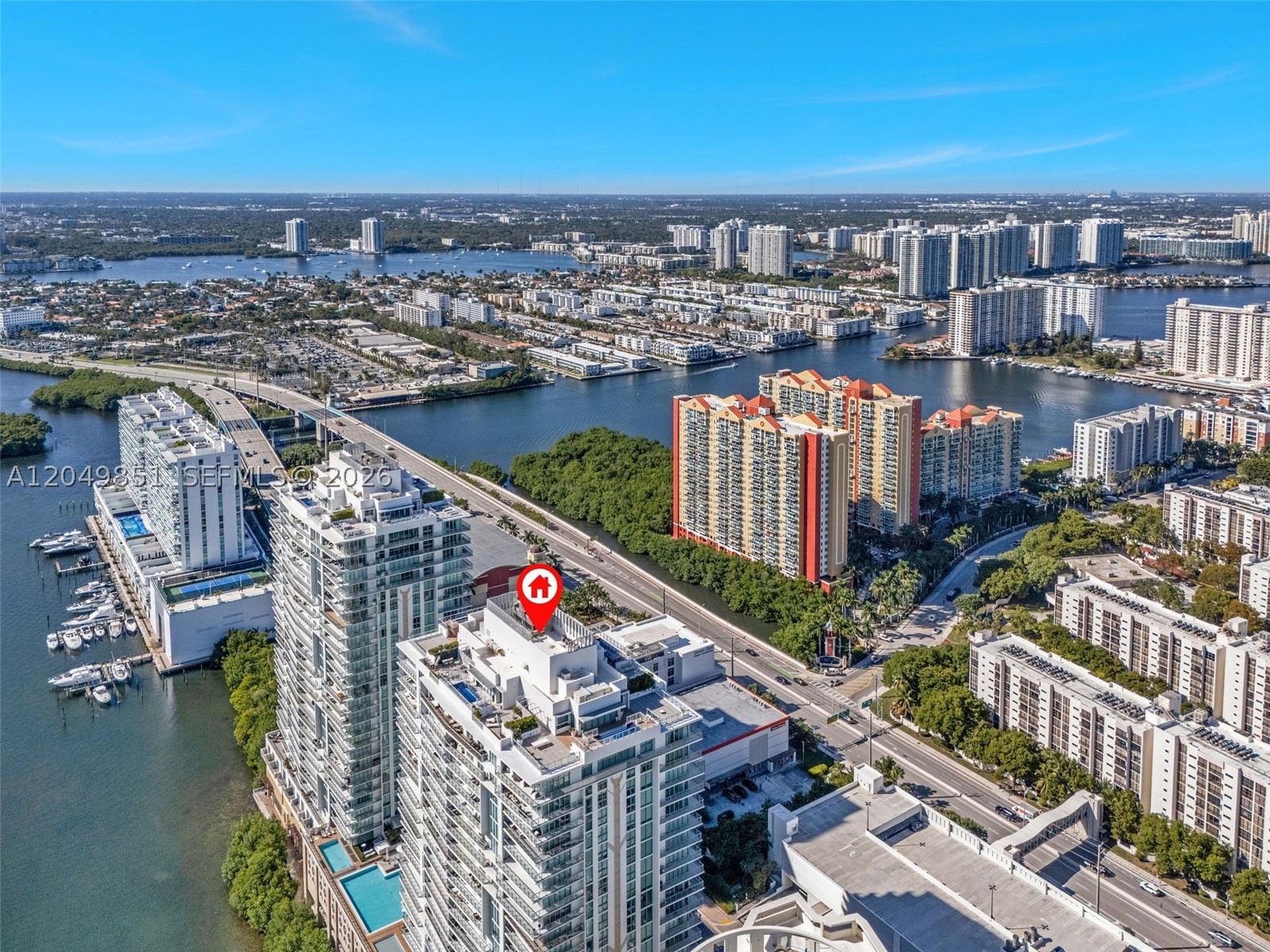 PARQUE TOWERS CONDO - Residential