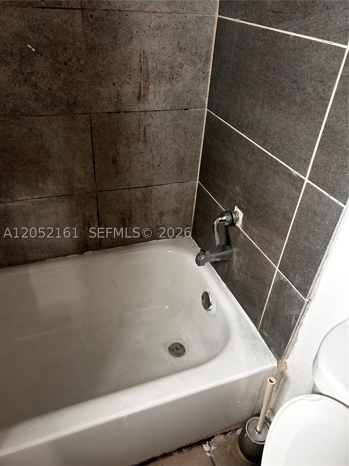 ENCLAVE AT CROWN PARK CON - Residential
