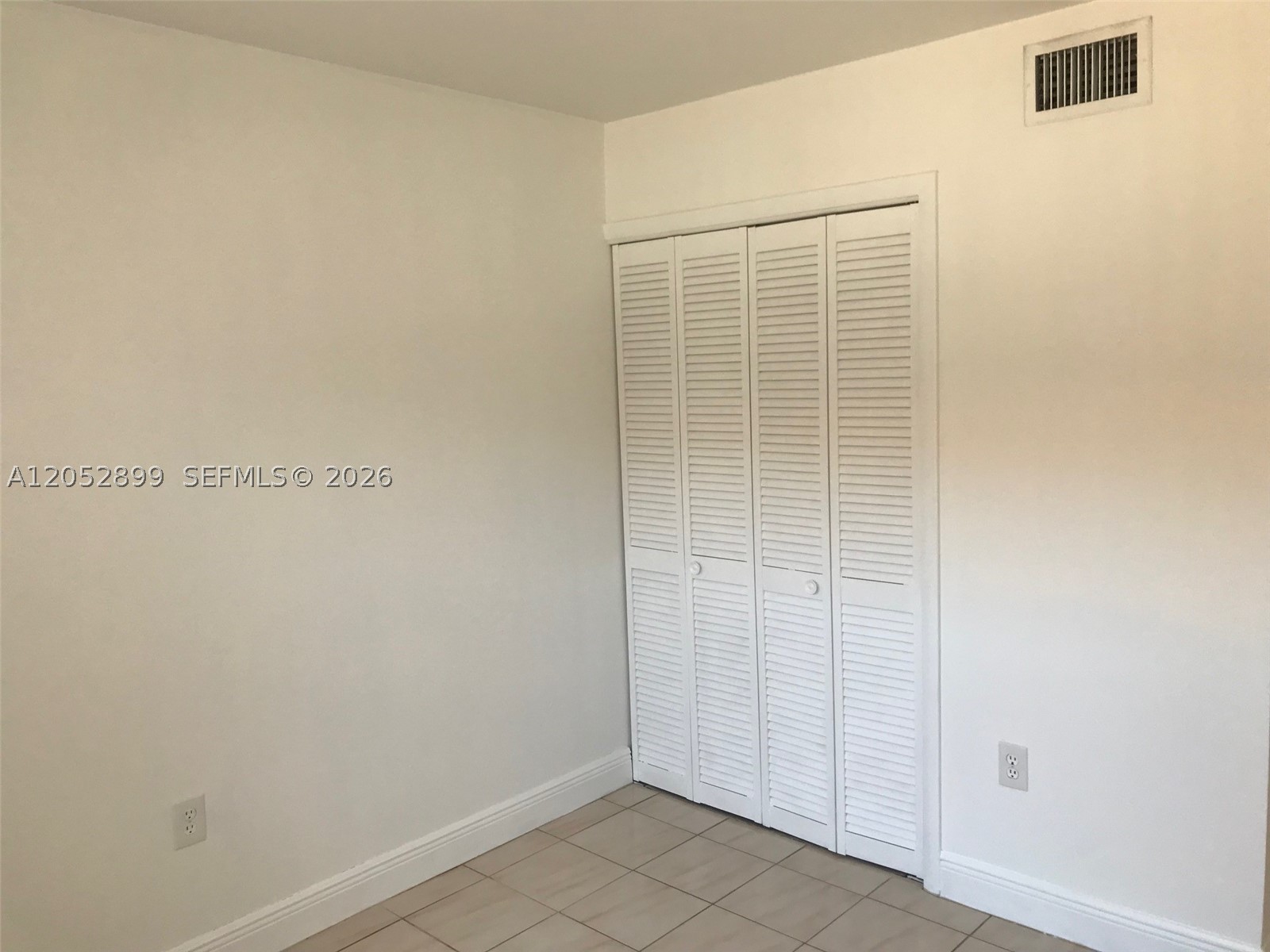 PARK LAKE VILG CONDO PHS - Residential Lease