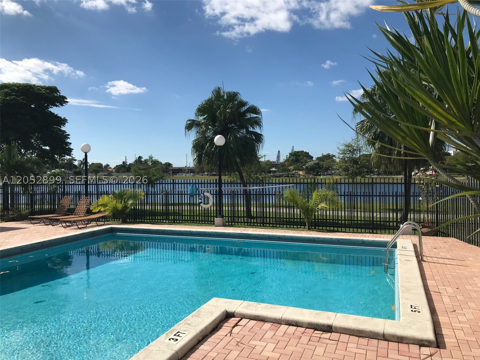 PARK LAKE VILG CONDO PHS - Residential Lease