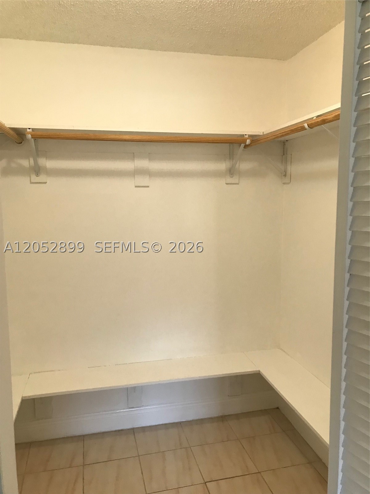 PARK LAKE VILG CONDO PHS - Residential Lease