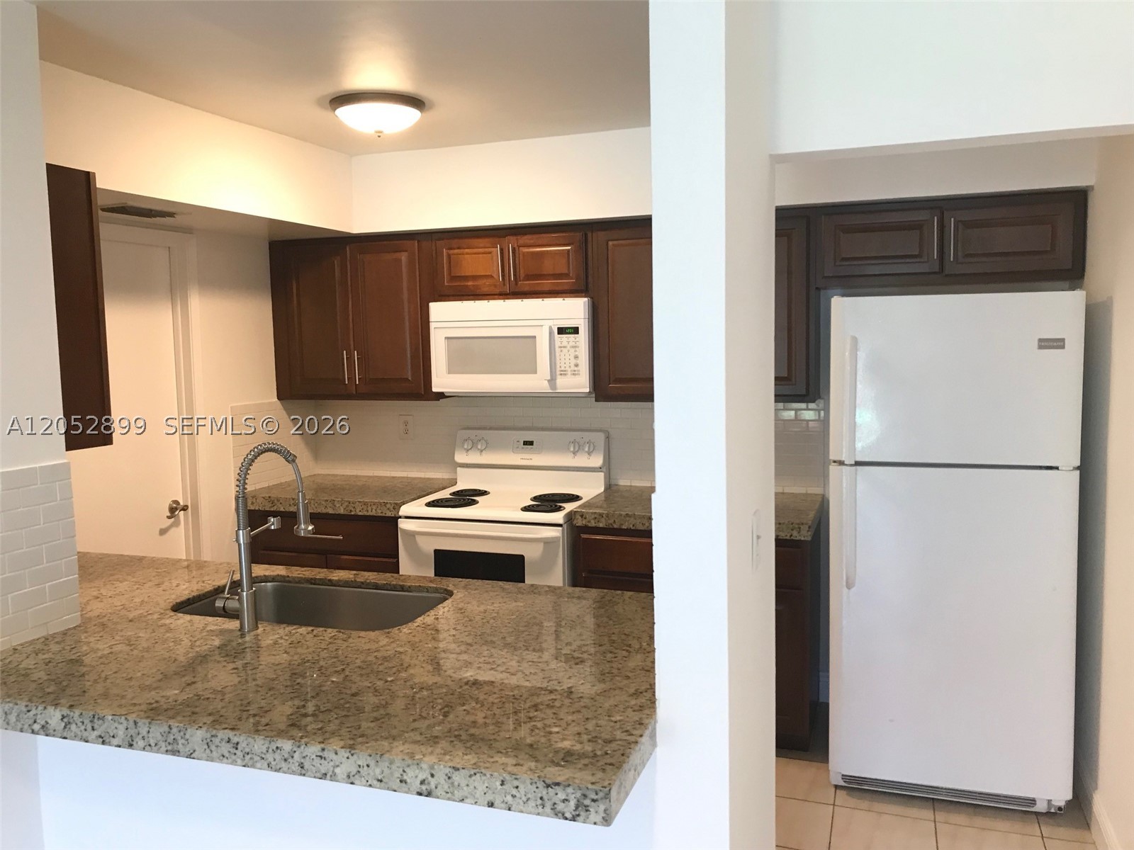 PARK LAKE VILG CONDO PHS - Residential Lease