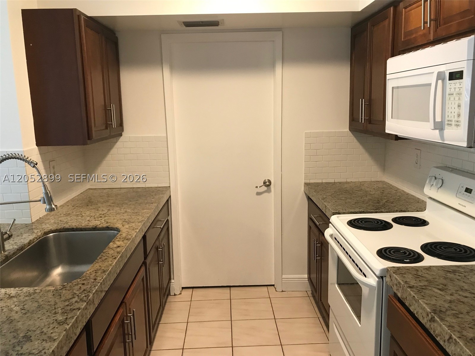 PARK LAKE VILG CONDO PHS - Residential Lease