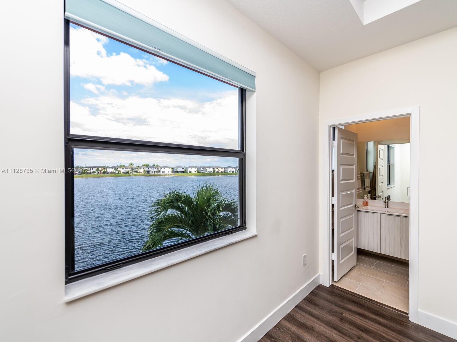 DUNNWOODY LAKE - Residential
