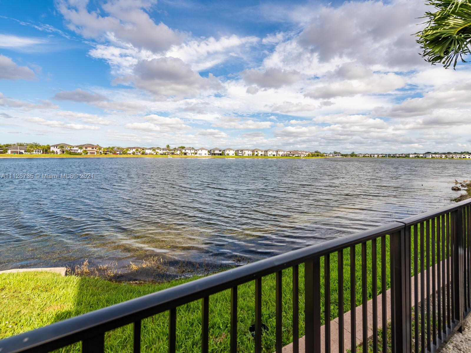 DUNNWOODY LAKE - Residential