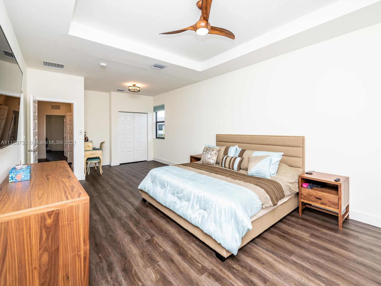 DUNNWOODY LAKE - Residential