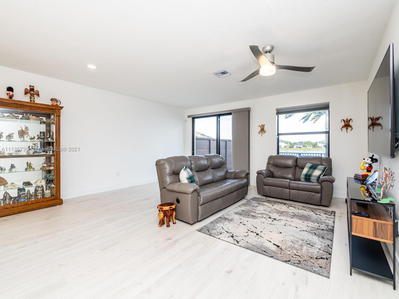 DUNNWOODY LAKE - Residential