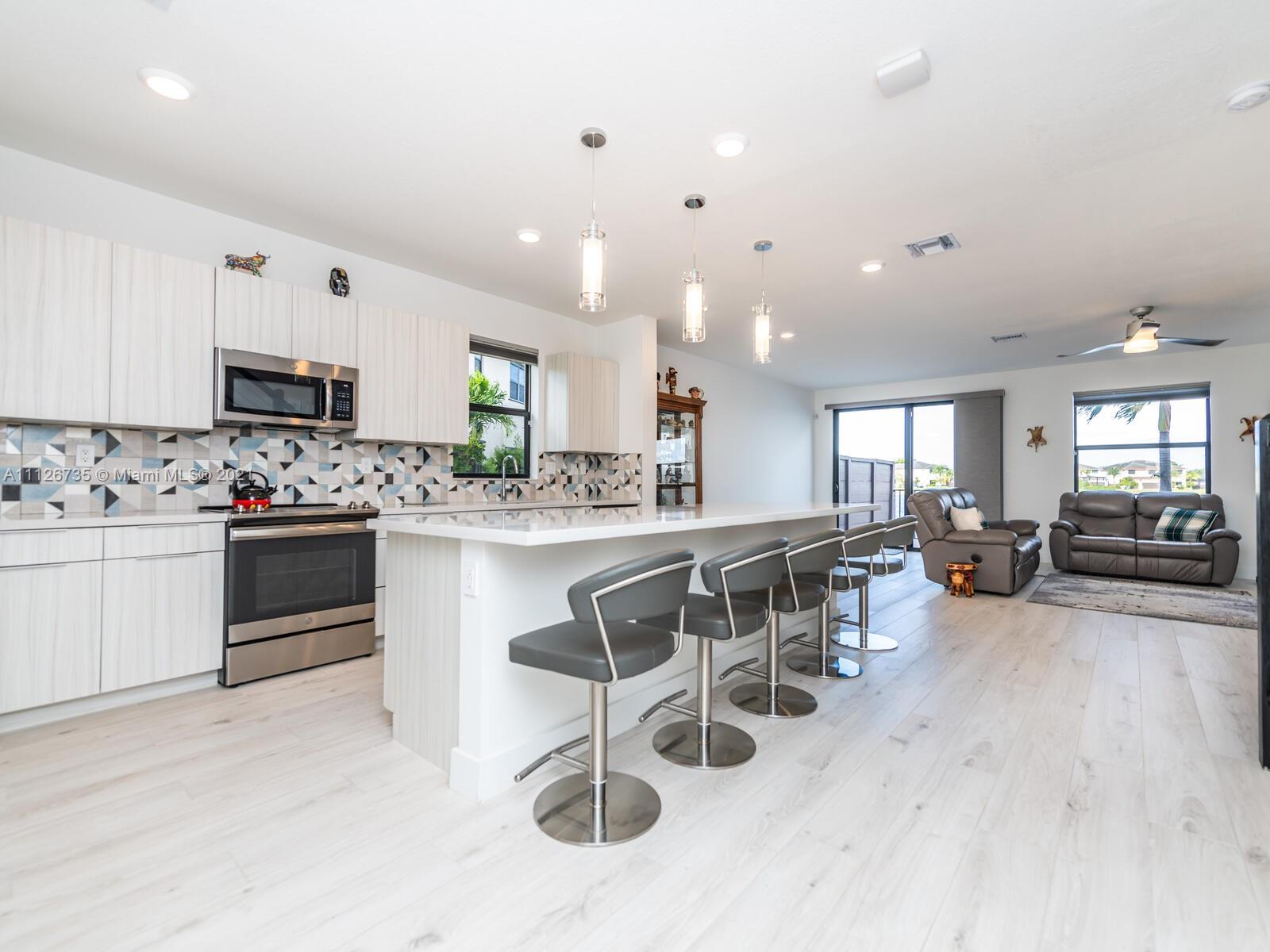 DUNNWOODY LAKE - Residential