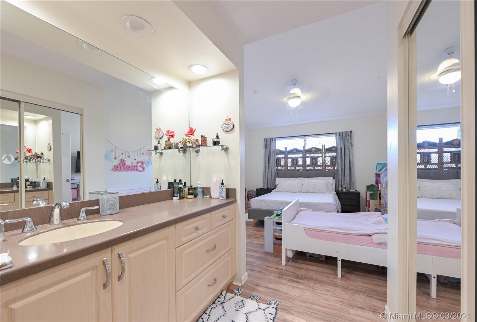 LAKES MEADOW VILG HOMES C - Residential