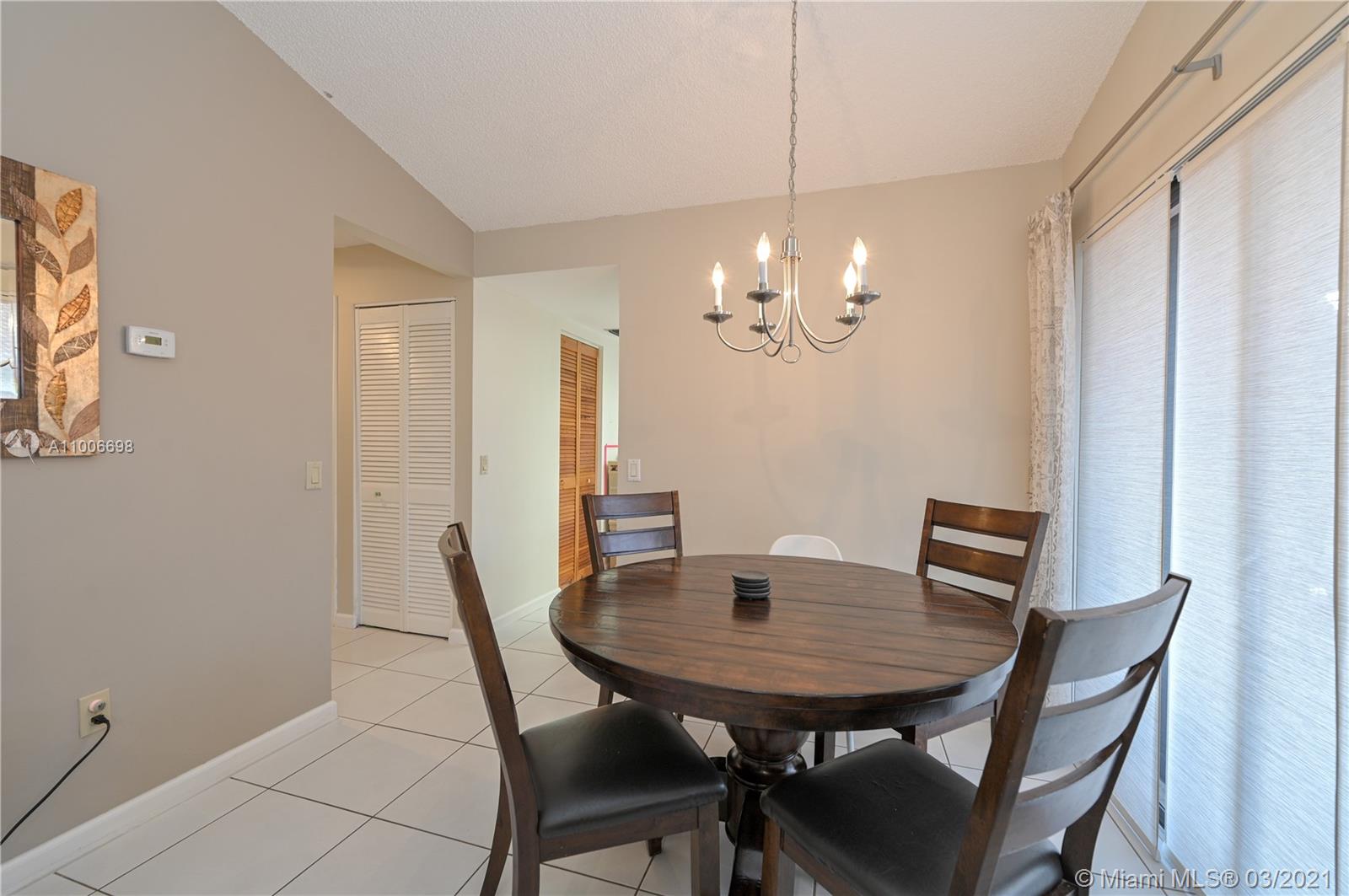 LAKES MEADOW VILG HOMES C - Residential