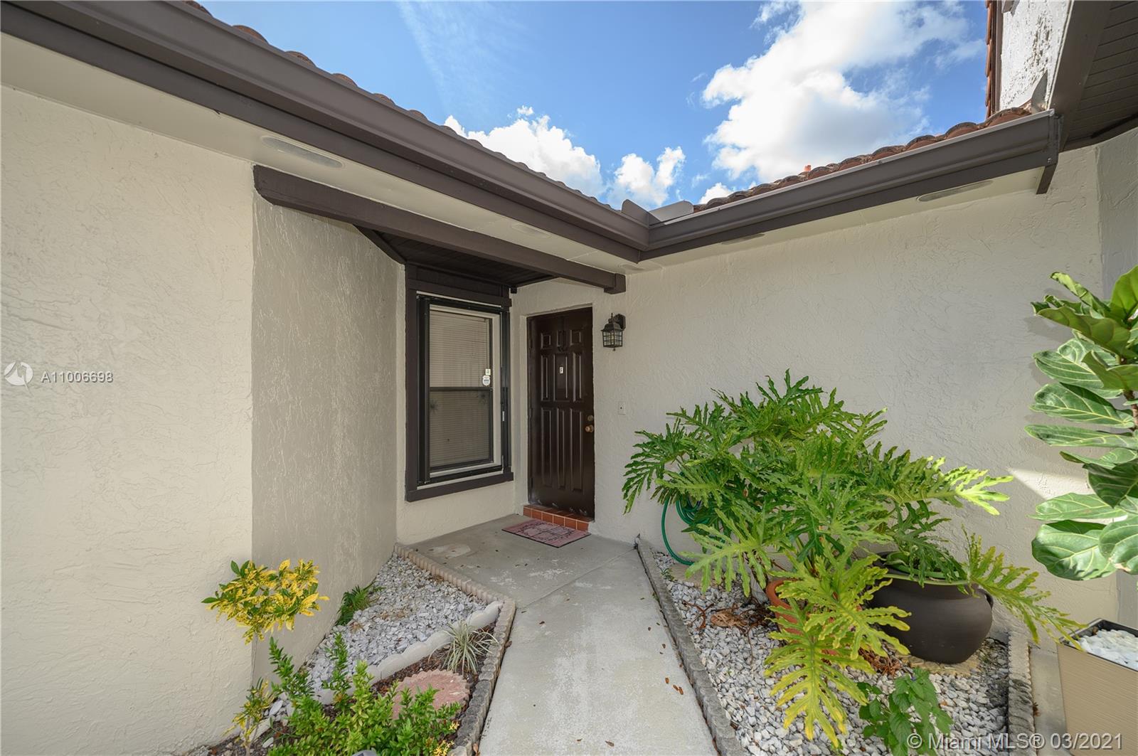 LAKES MEADOW VILG HOMES C - Residential