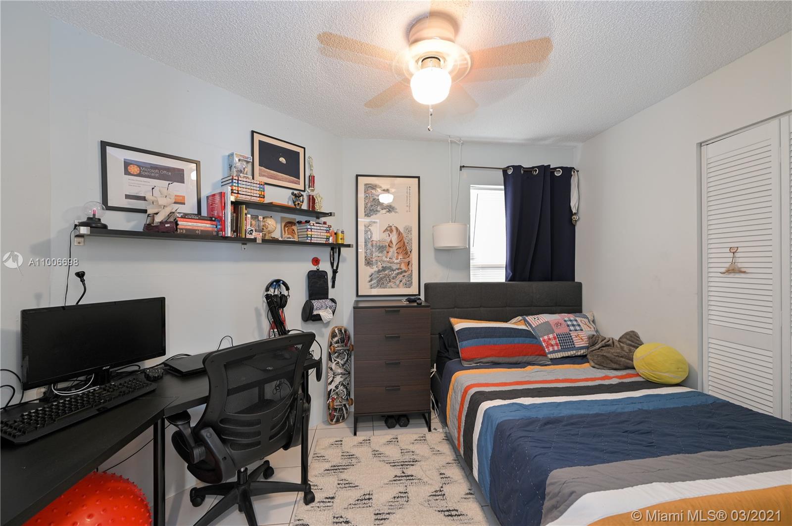 LAKES MEADOW VILG HOMES C - Residential