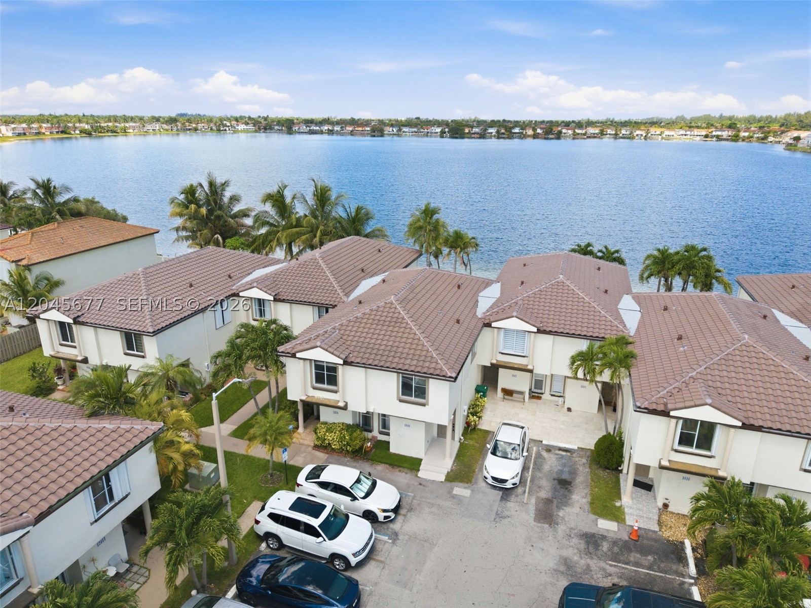 MARINA REAL CONDO NO 3 - Residential