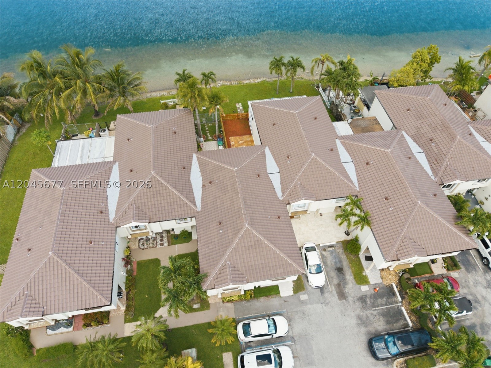 MARINA REAL CONDO NO 3 - Residential
