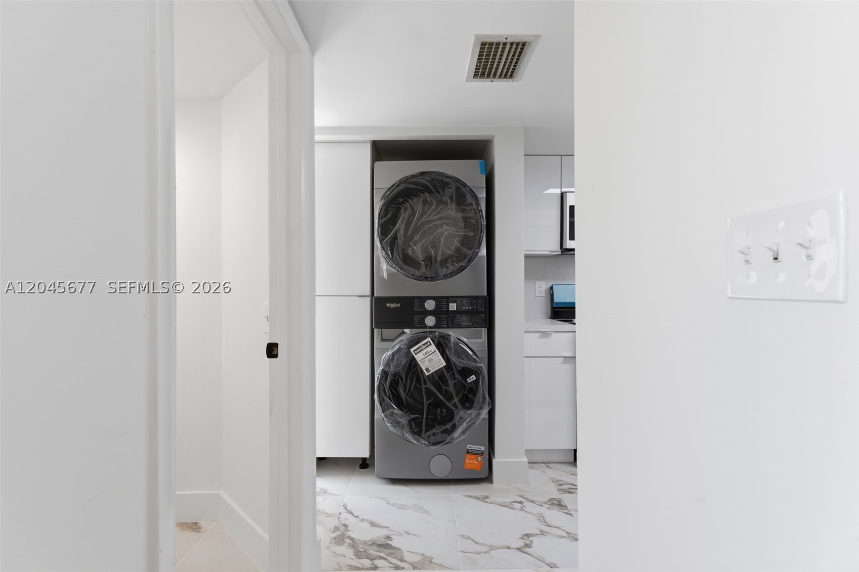 MARINA REAL CONDO NO 3 - Residential