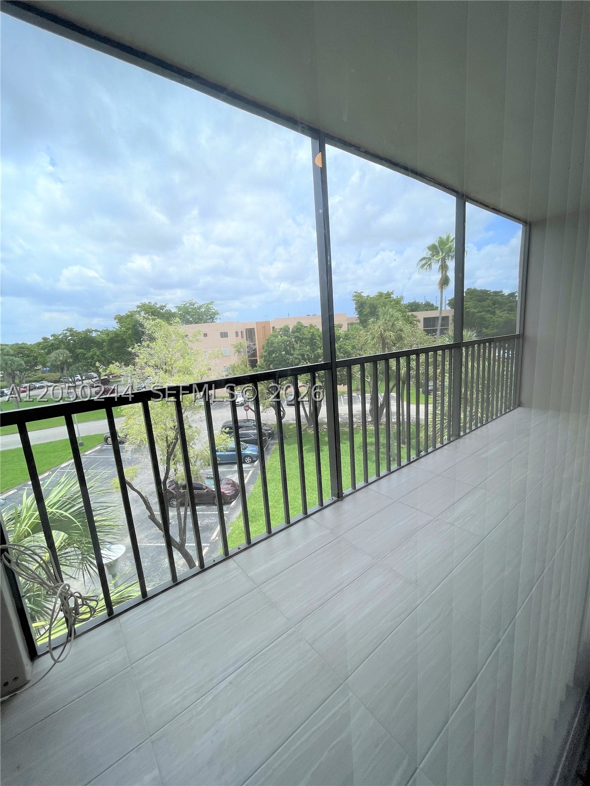 HORIZONS WEST CONDO #4 - Residential Lease