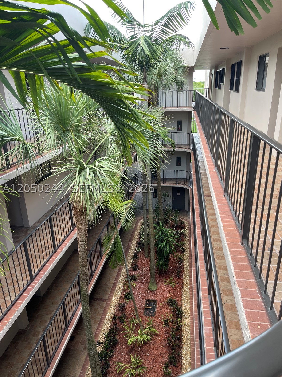 HORIZONS WEST CONDO #4 - Residential Lease