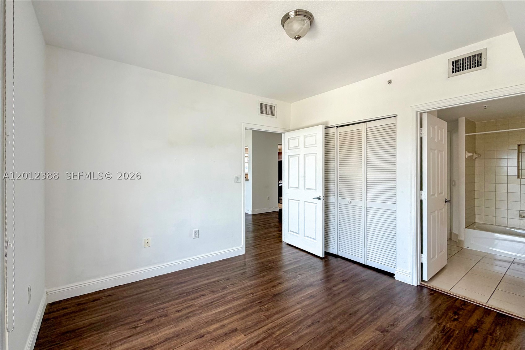 GATEWAY TO THE GROVE COND - Residential