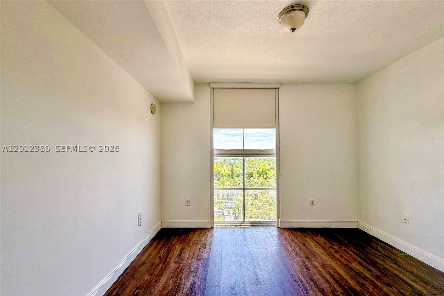 GATEWAY TO THE GROVE COND - Residential