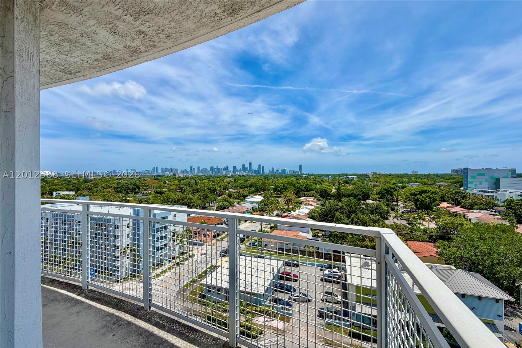 GATEWAY TO THE GROVE COND - Residential