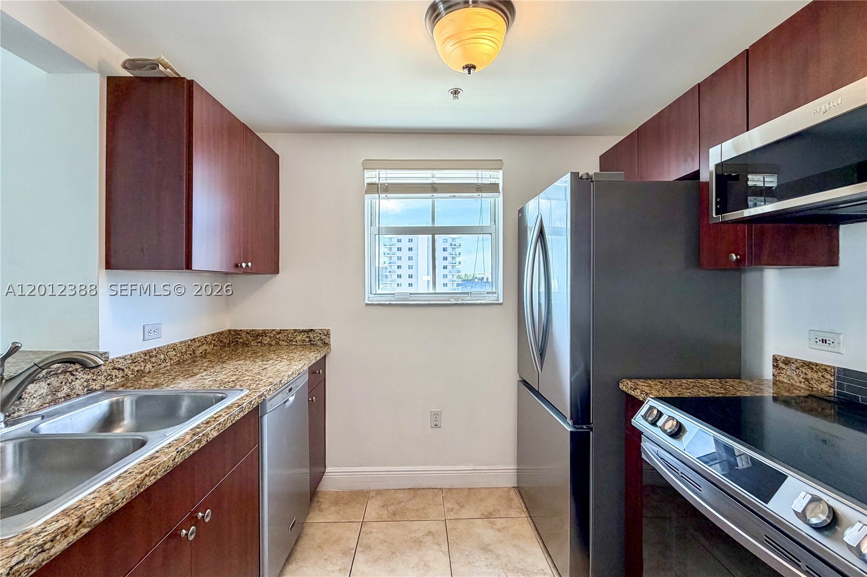 GATEWAY TO THE GROVE COND - Residential