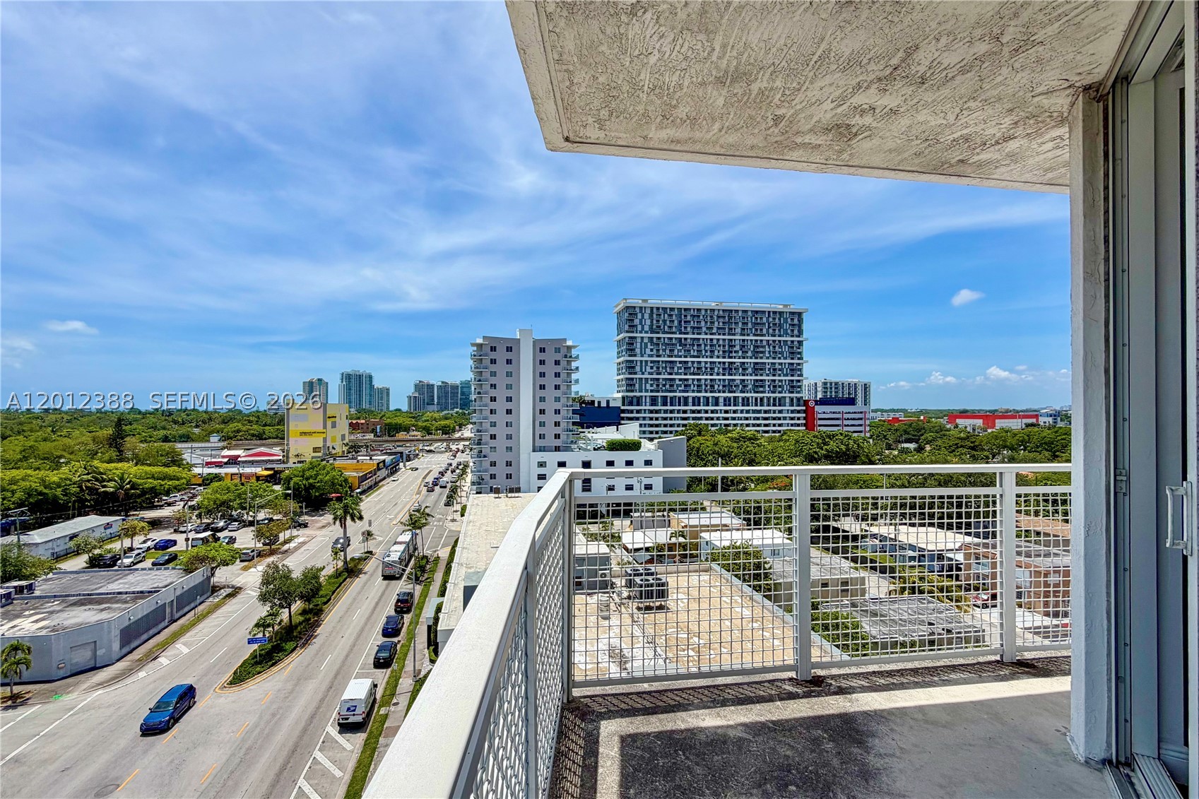 GATEWAY TO THE GROVE COND - Residential