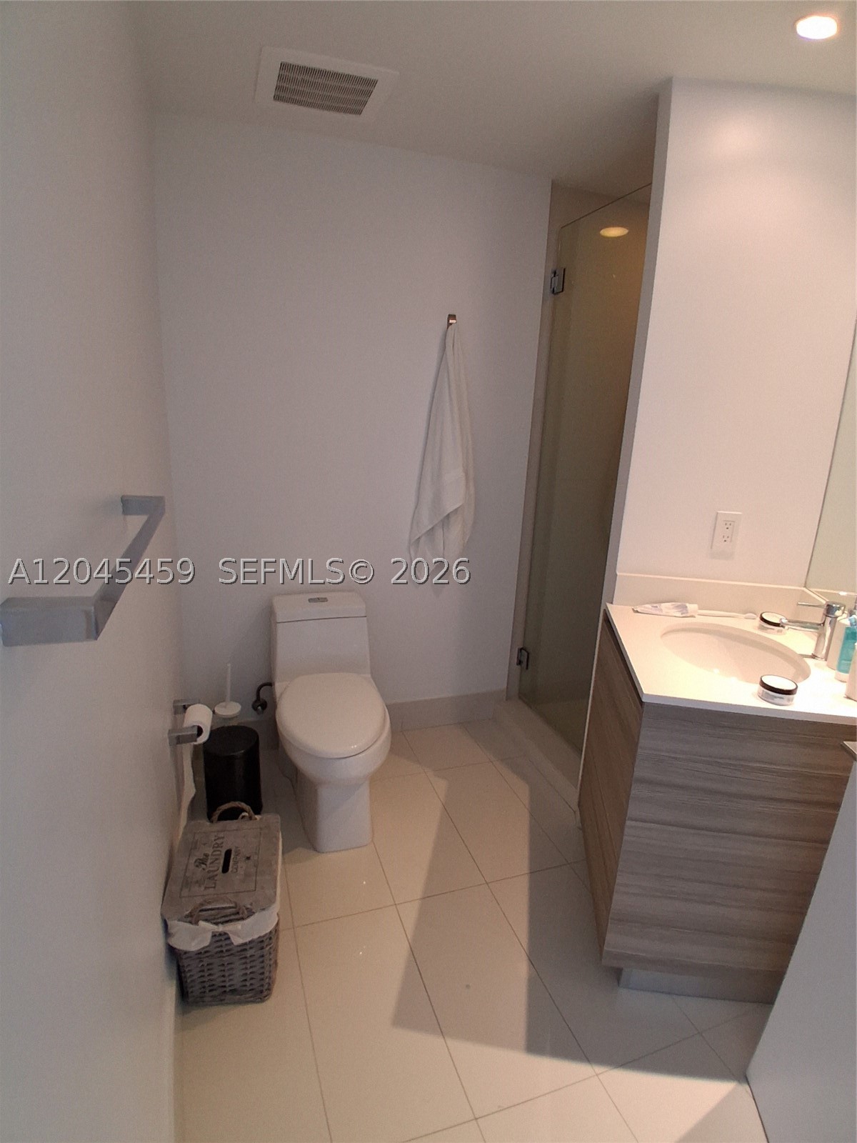3401 MIDTOWN CONDO - Residential Lease