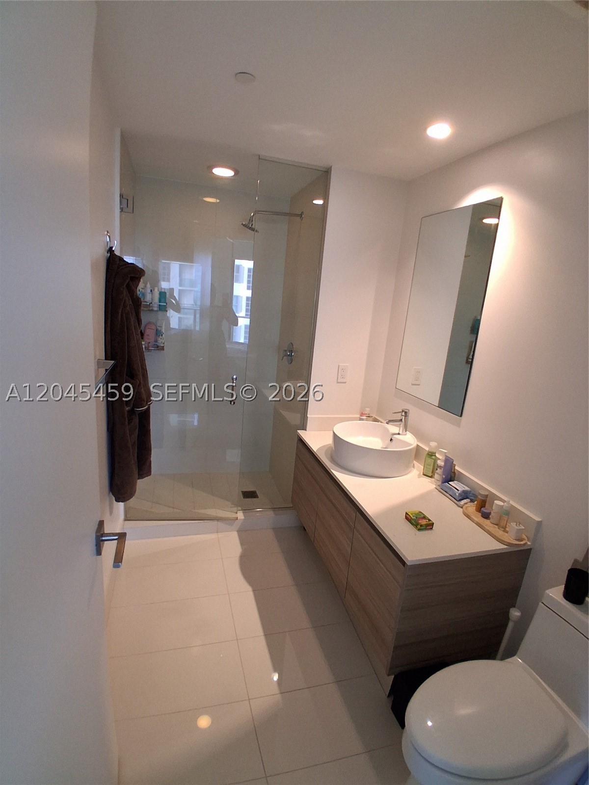 3401 MIDTOWN CONDO - Residential Lease