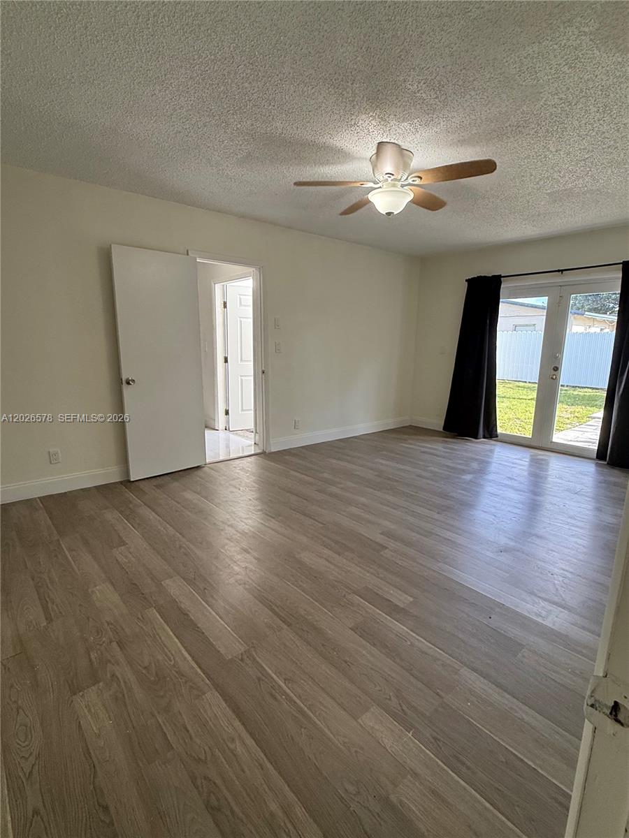 LAUDERDALE MANOR HOMESITE - Residential Lease