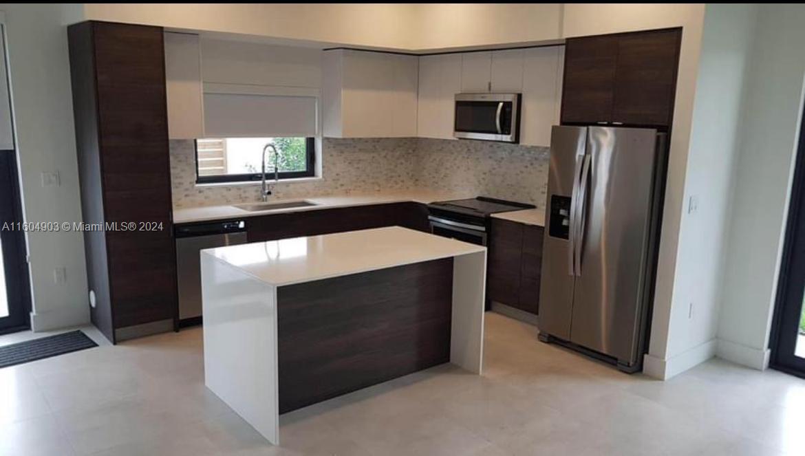 KILLIAN COMMONS - Residential