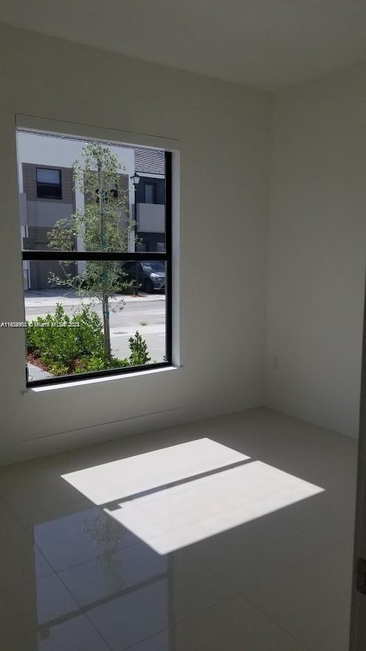 KILLIAN COMMONS - Residential