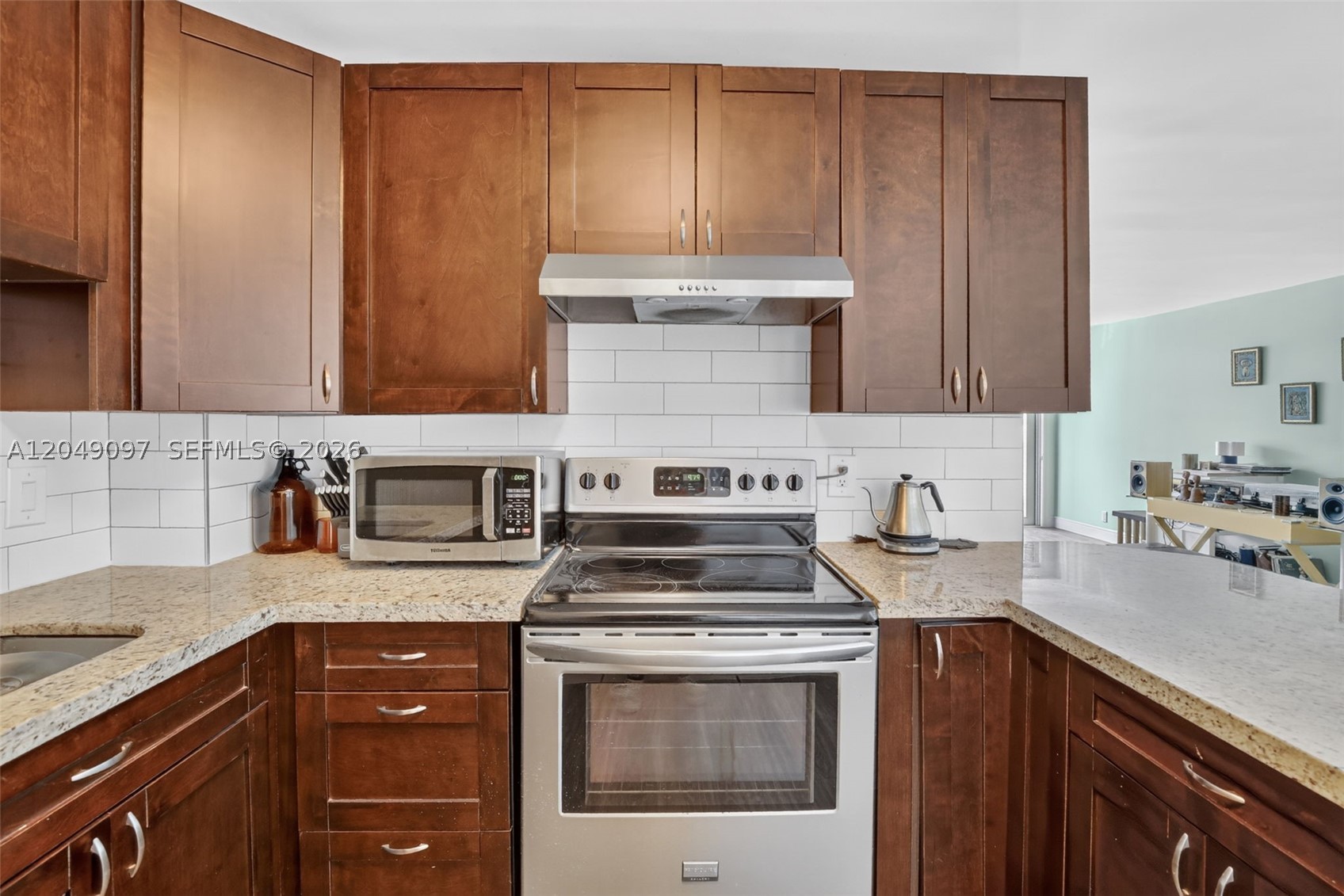 CHELSEA BAYVIEW CONDO - Residential