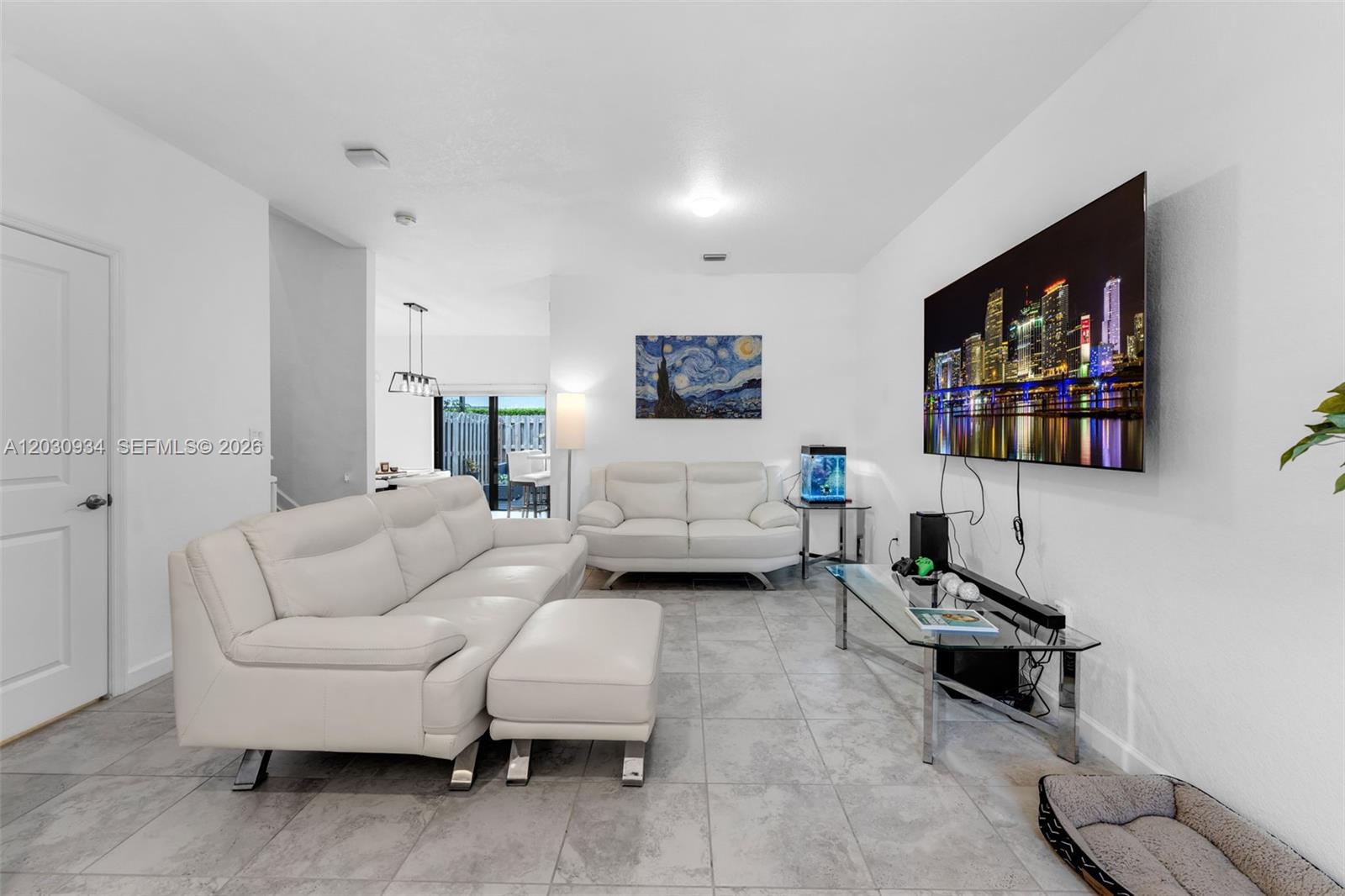 COCO PALM VILLAS - Residential Lease