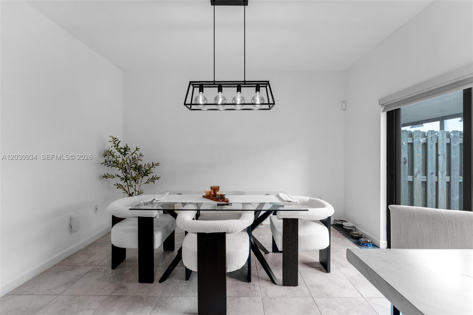 COCO PALM VILLAS - Residential Lease