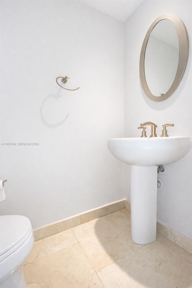 CARBONELL CONDO - Residential