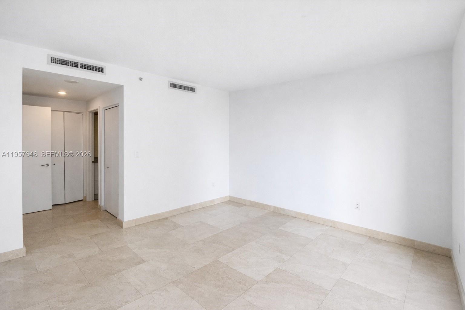 CARBONELL CONDO - Residential