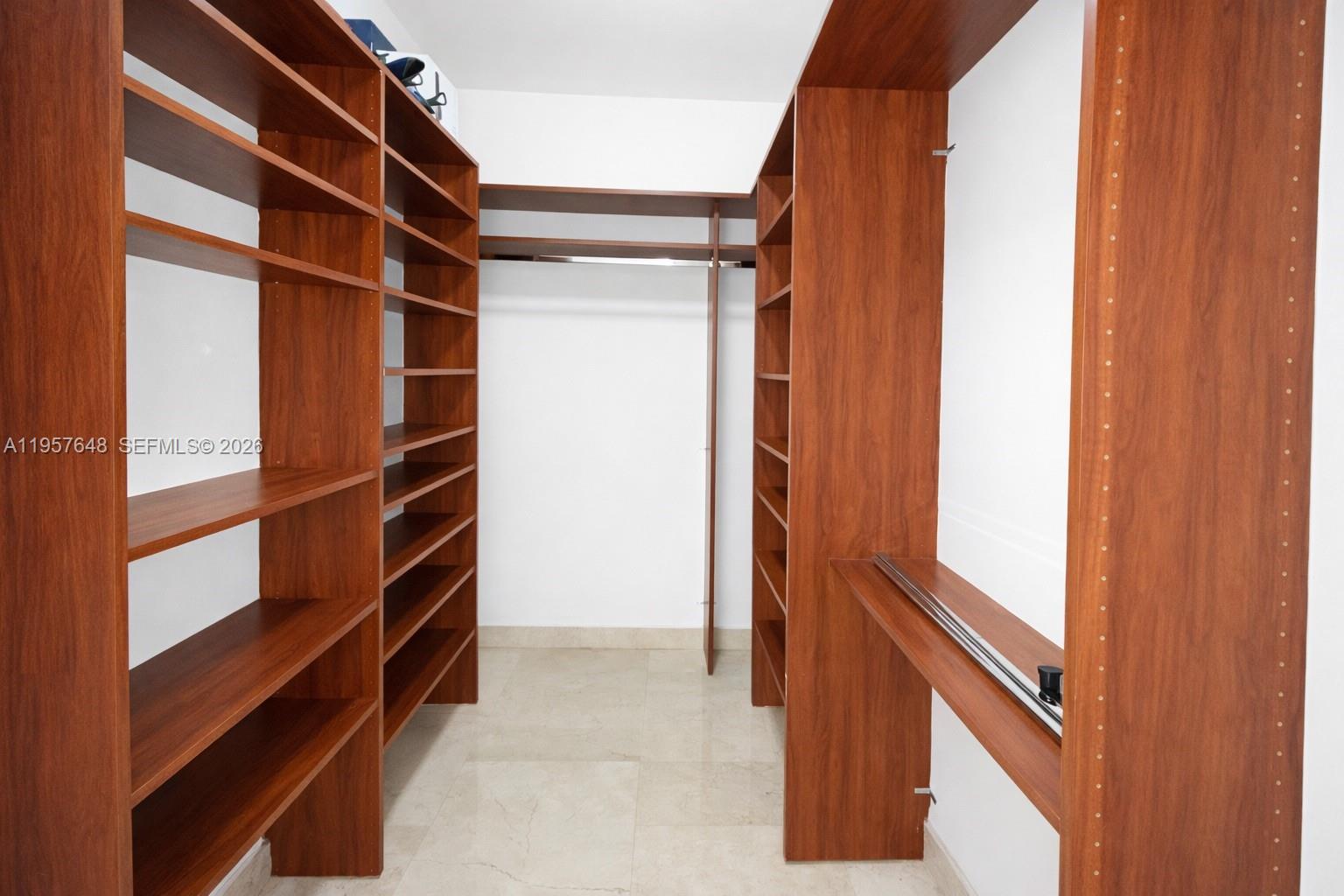 CARBONELL CONDO - Residential