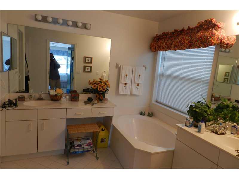 PALM AIRE OAKS COURSE EST - Residential Lease