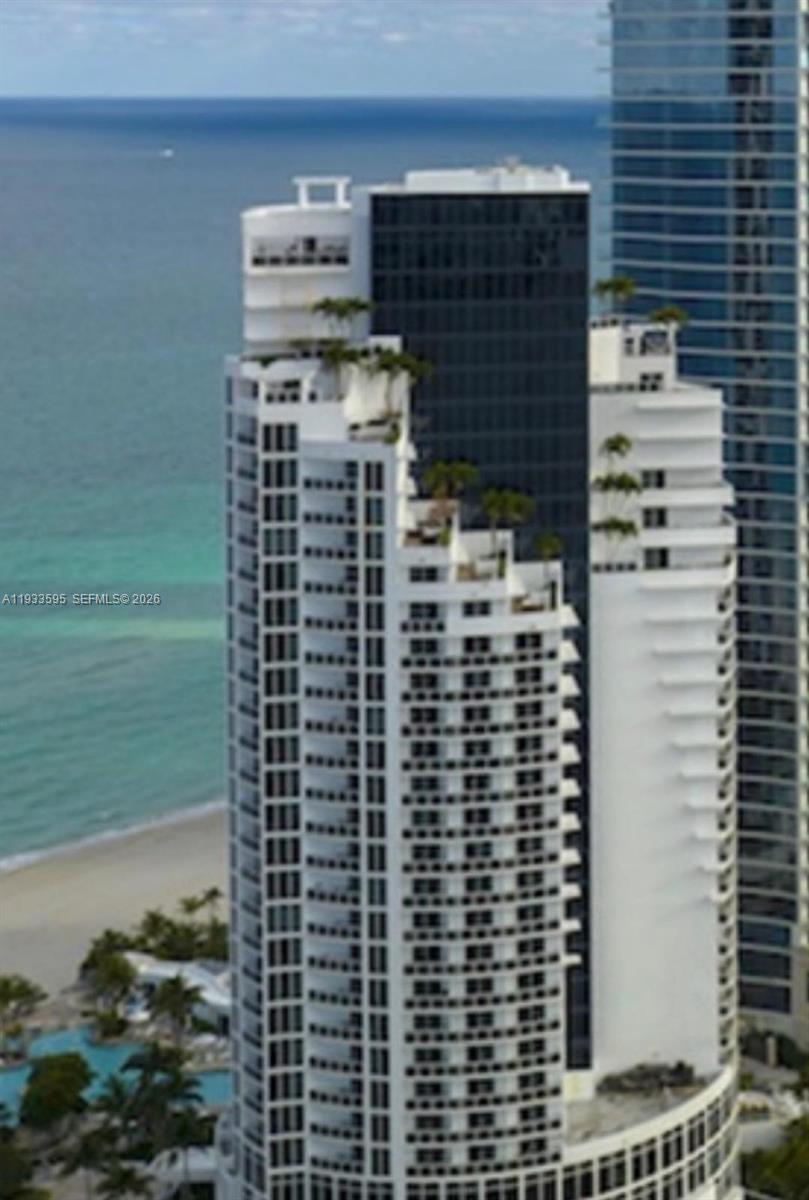 TRUMP INTERNATIONAL SONES - Residential