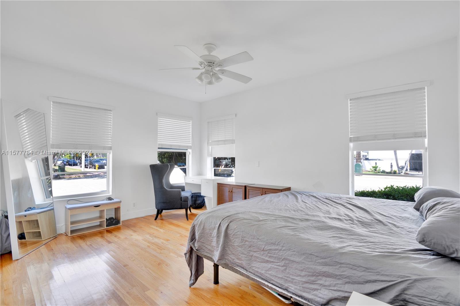 ALTON BEACH BAY FRONT RE- - Residential