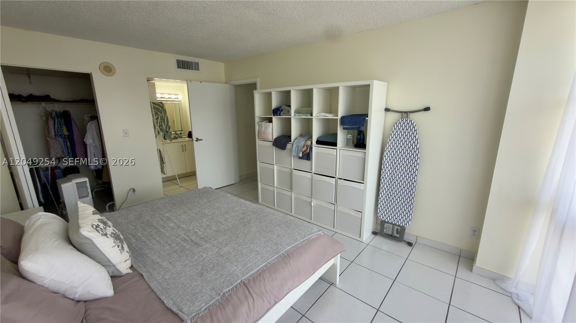 PLAZA OF AMERICAS CONDO P - Residential Lease