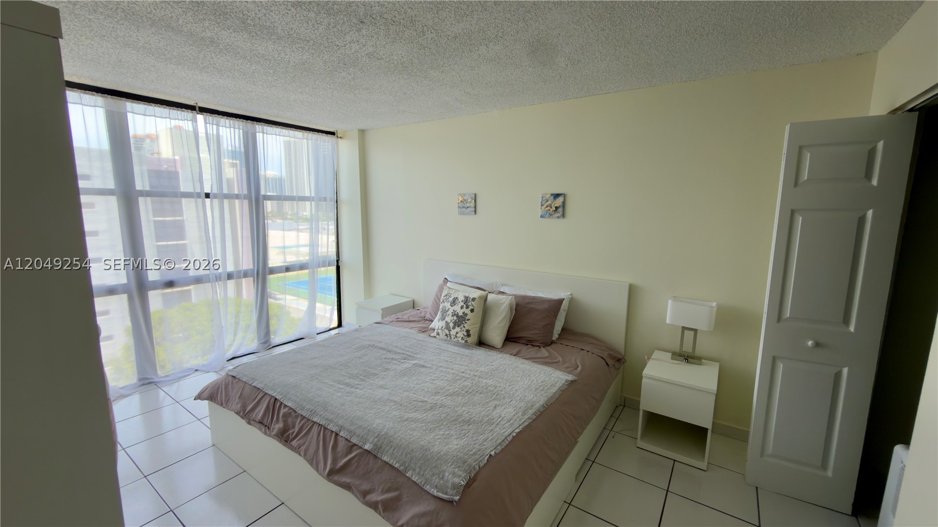 PLAZA OF AMERICAS CONDO P - Residential Lease