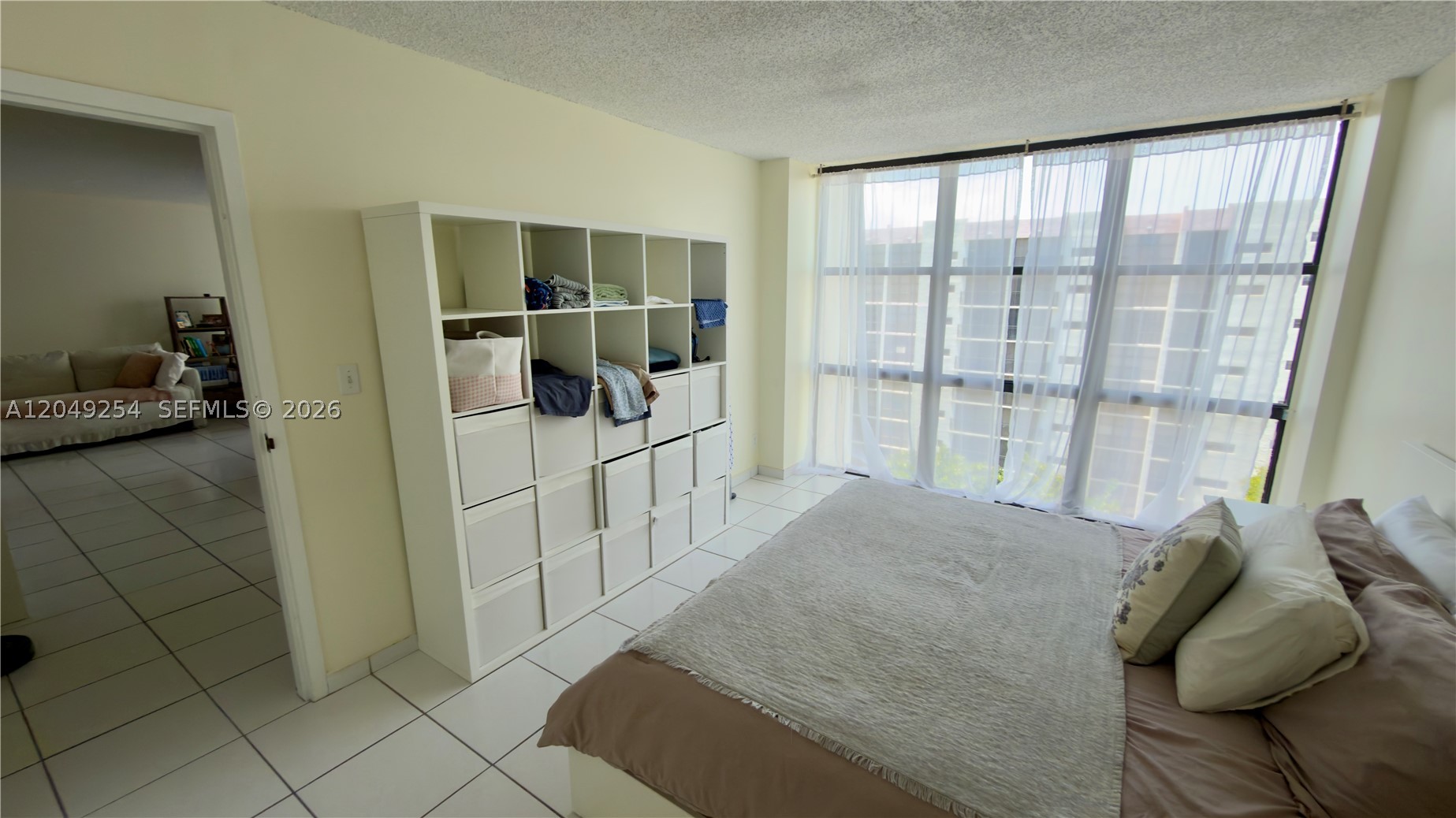 PLAZA OF AMERICAS CONDO P - Residential Lease