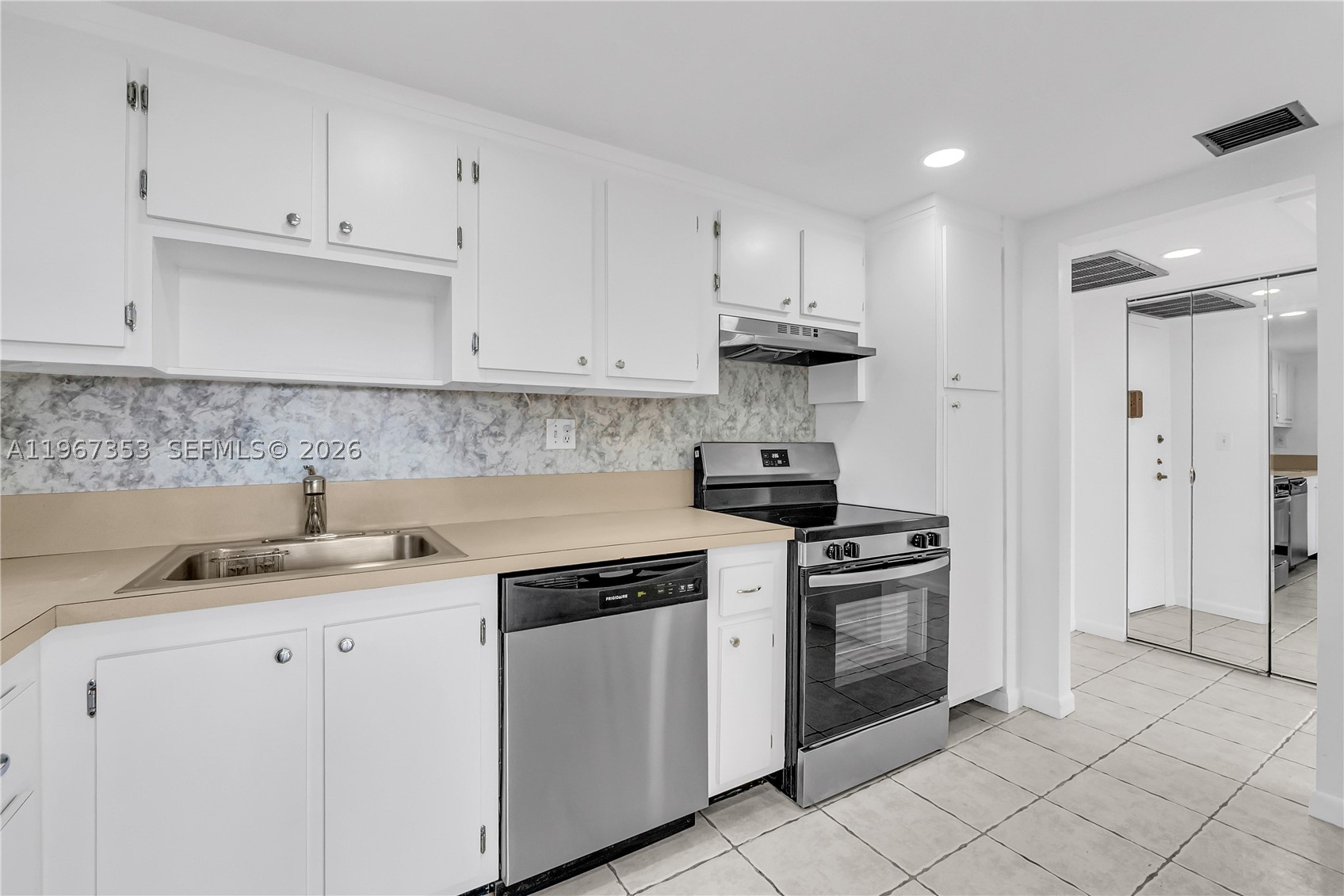 WATERGATE CONDOMINIUM NO - Residential
